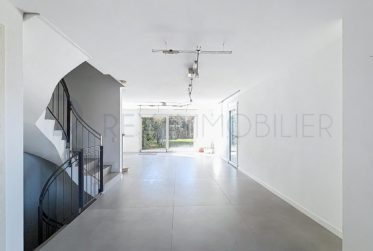 Charmante Villa mitoyenne en secteur résidentiel