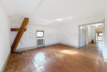 Appartement de 100 m2 - Loyer - Charges - Box : 2'500, chf - tout compris !